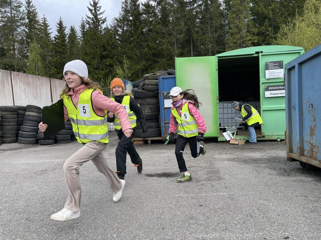 Vauhdikasta menoa jäteasemalla.