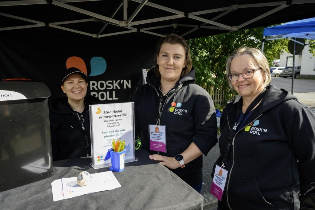 Rosk'n Rollin kierrätyskoutsit Anu Kuisma, Johanna Pehkonen ja Airi Särkilahti